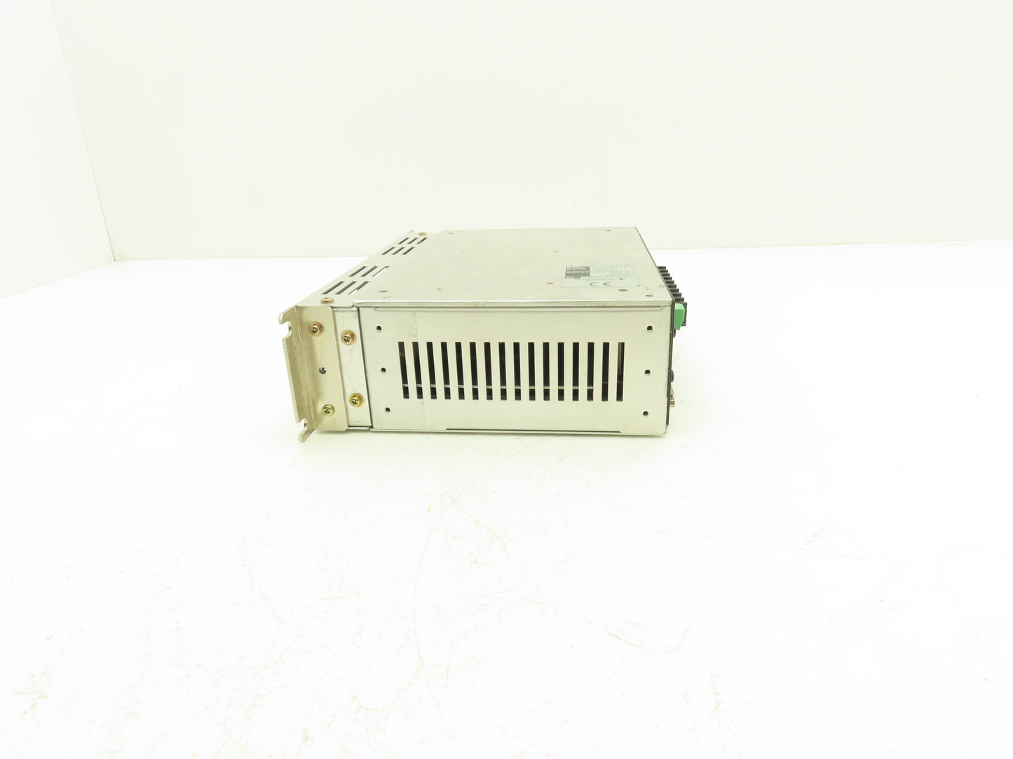 Yokogawa Dynaserv UR1015C0ZB-2CN*C DD Servo Drive Actuator 230VAC 300VA V2.25