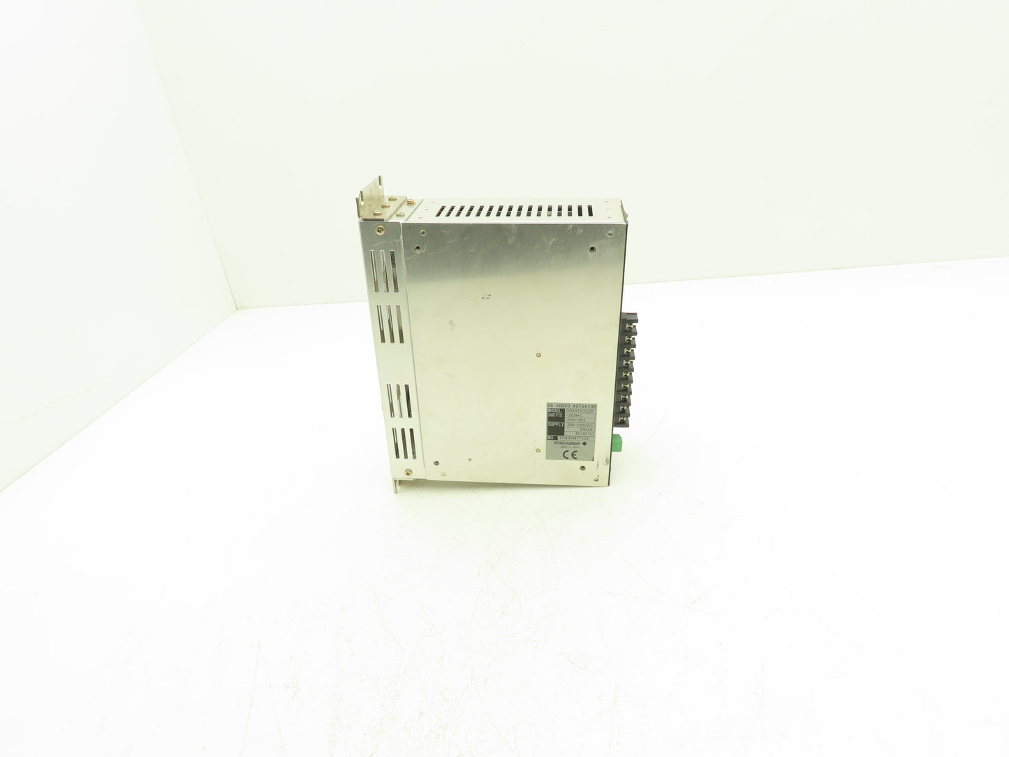 Yokogawa Dynaserv UR1015C0ZB-2CN*C DD Servo Drive Actuator 230VAC 300VA V2.25