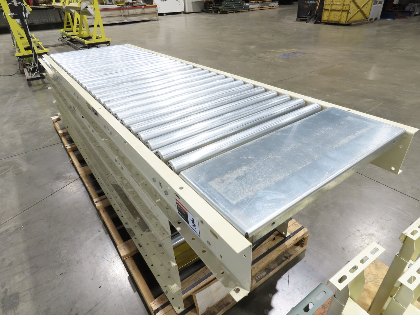 Hytrol 30" Gravity Roller Conveyor 1.9" Roller 27"BF 5-Sections 48' 4"L w/Legs