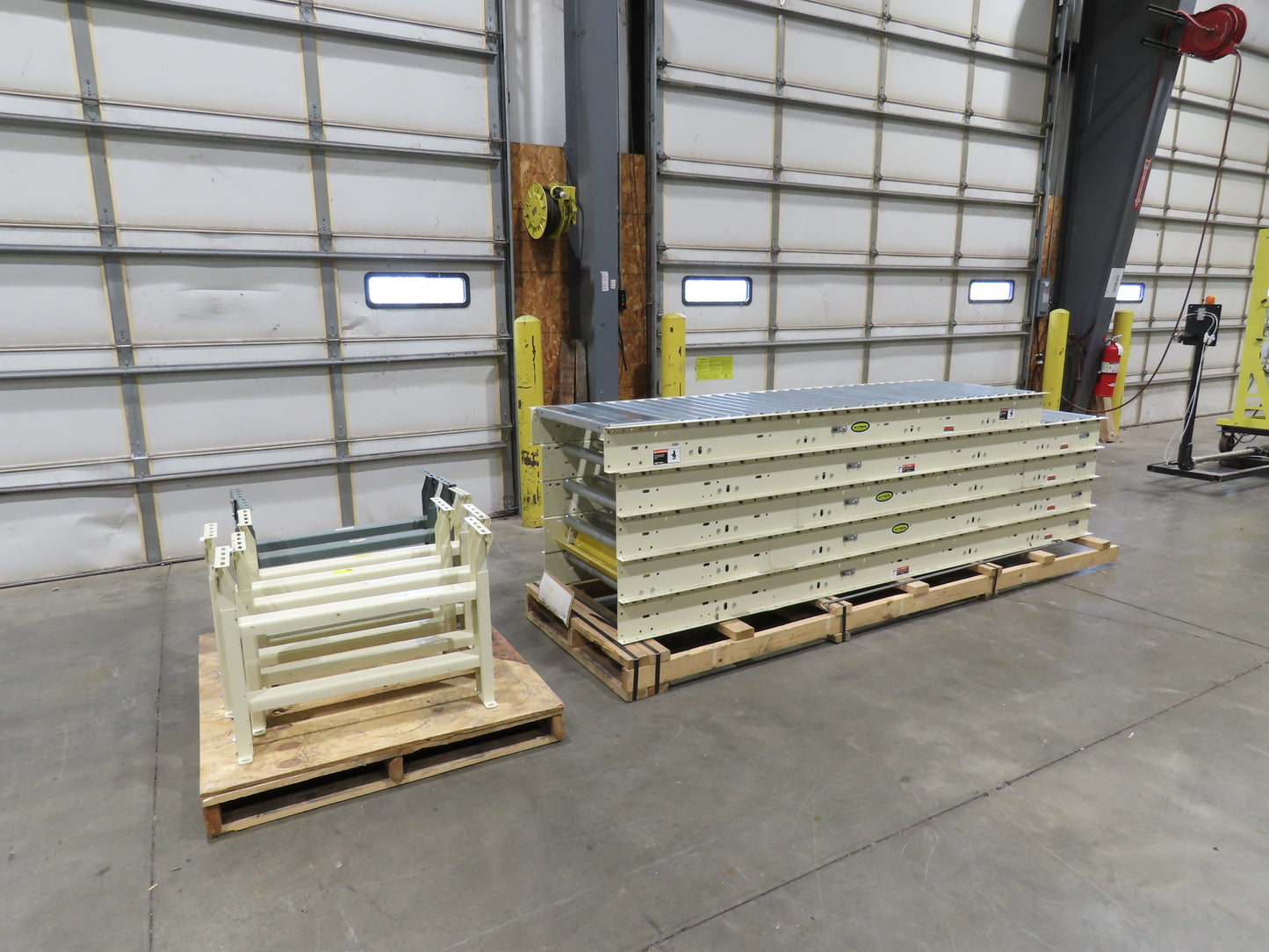 Hytrol 30" Gravity Roller Conveyor 1.9" Roller 27"BF 5-Sections 48' 4"L w/Legs