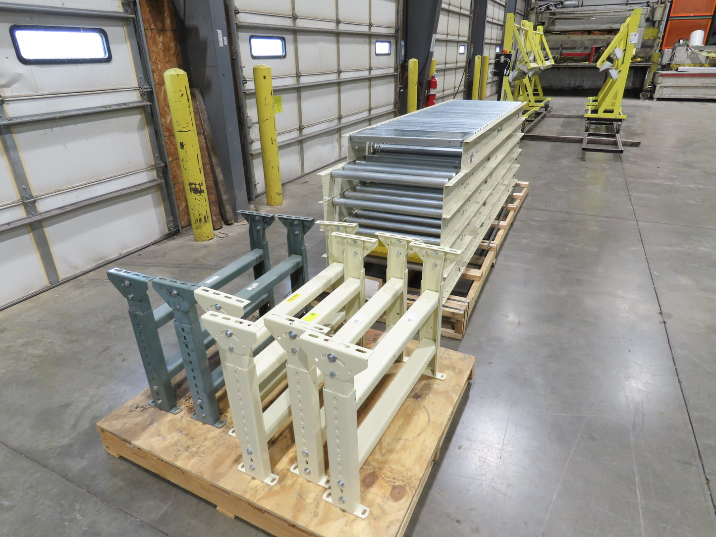 Hytrol 30" Gravity Roller Conveyor 1.9" Roller 27"BF 5-Sections 48' 4"L w/Legs