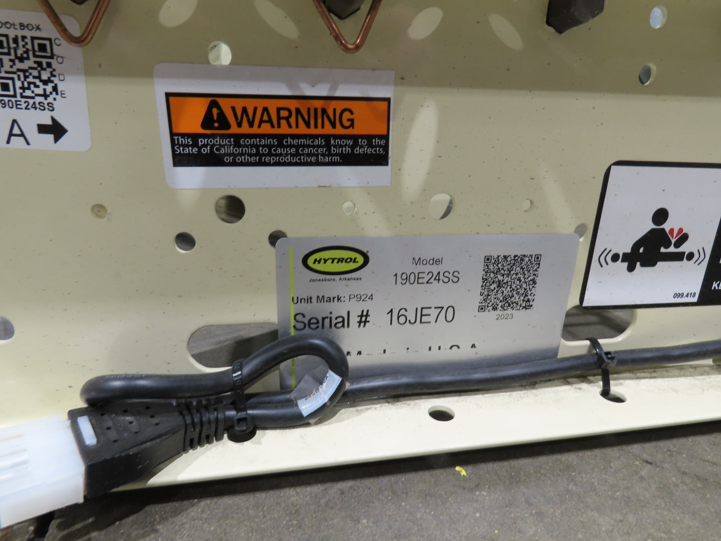 Hytrol 30" Gravity Roller Conveyor 1.9" Roller 27"BF 5-Sections 48' 4"L w/Legs