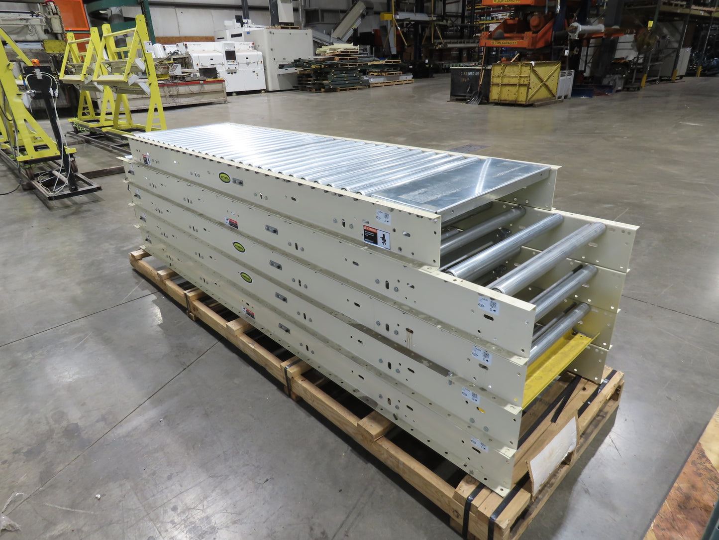 Hytrol 30" Gravity Roller Conveyor 1.9" Roller 27"BF 5-Sections 48' 4"L w/Legs