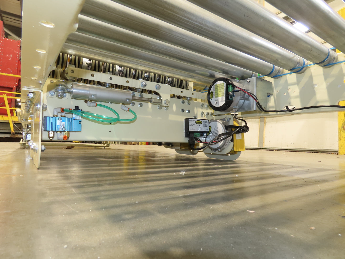 Hytrol 190E24 30"x 12' 9" Accumulation Roller Conveyor E24i w/Spur Transfer