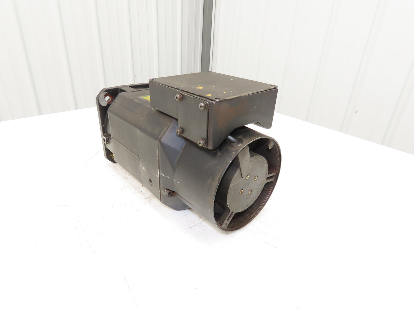Fanuc A06B-1002-B100 AC Spindle Motor 3.7kW 6000rpm 200v 3ph