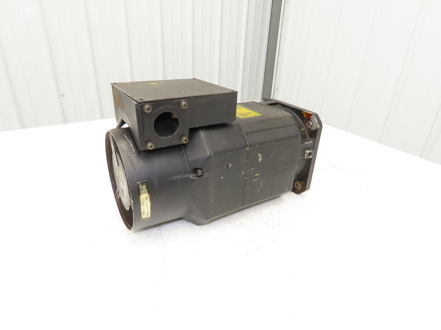 Fanuc A06B-1002-B100 AC Spindle Motor 3.7kW 6000rpm 200v 3ph