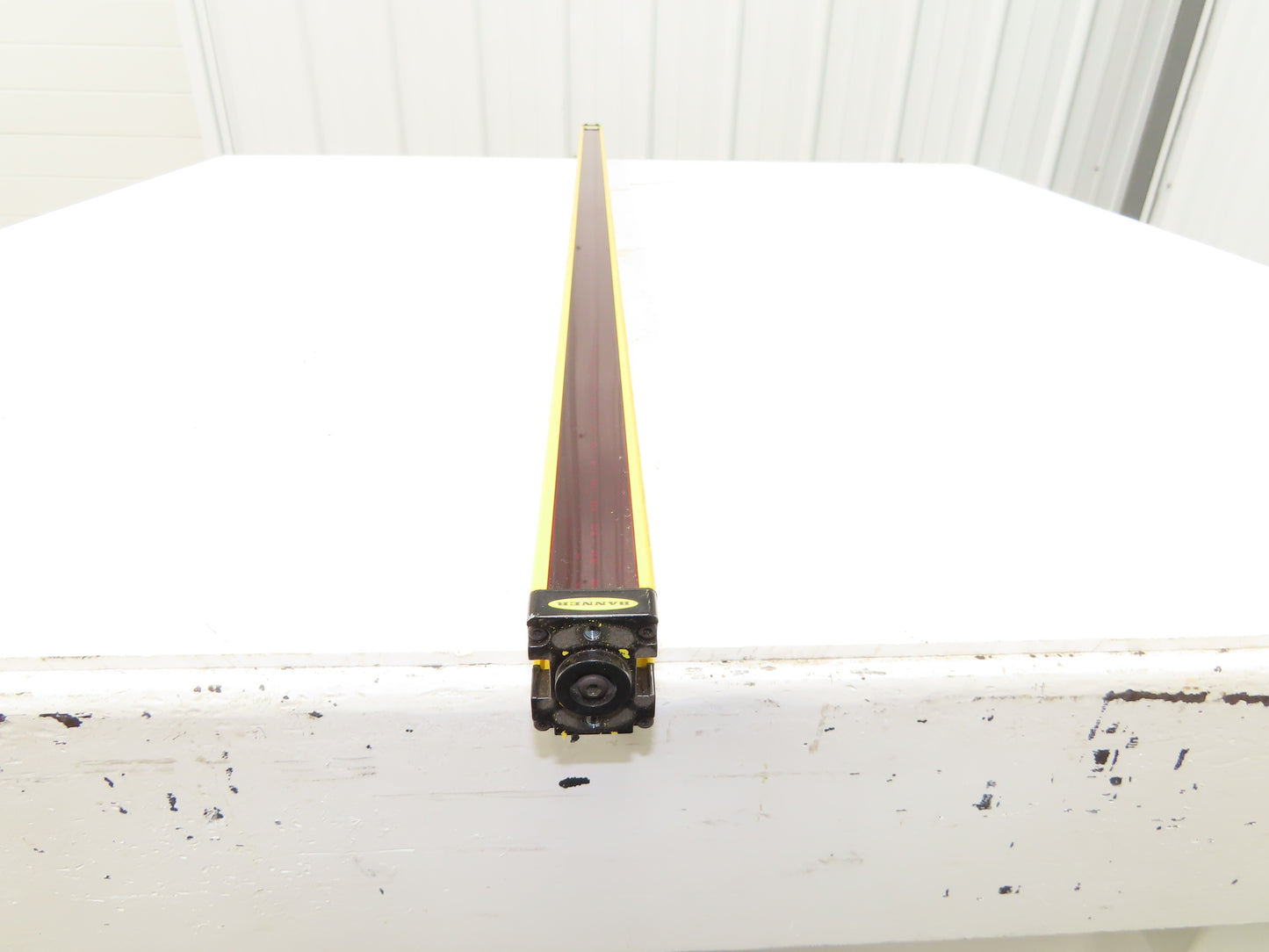 Banner SLSE30-1200Q8 EZ Screen Safety Light Curtain Emitter 1200mm 24VDC