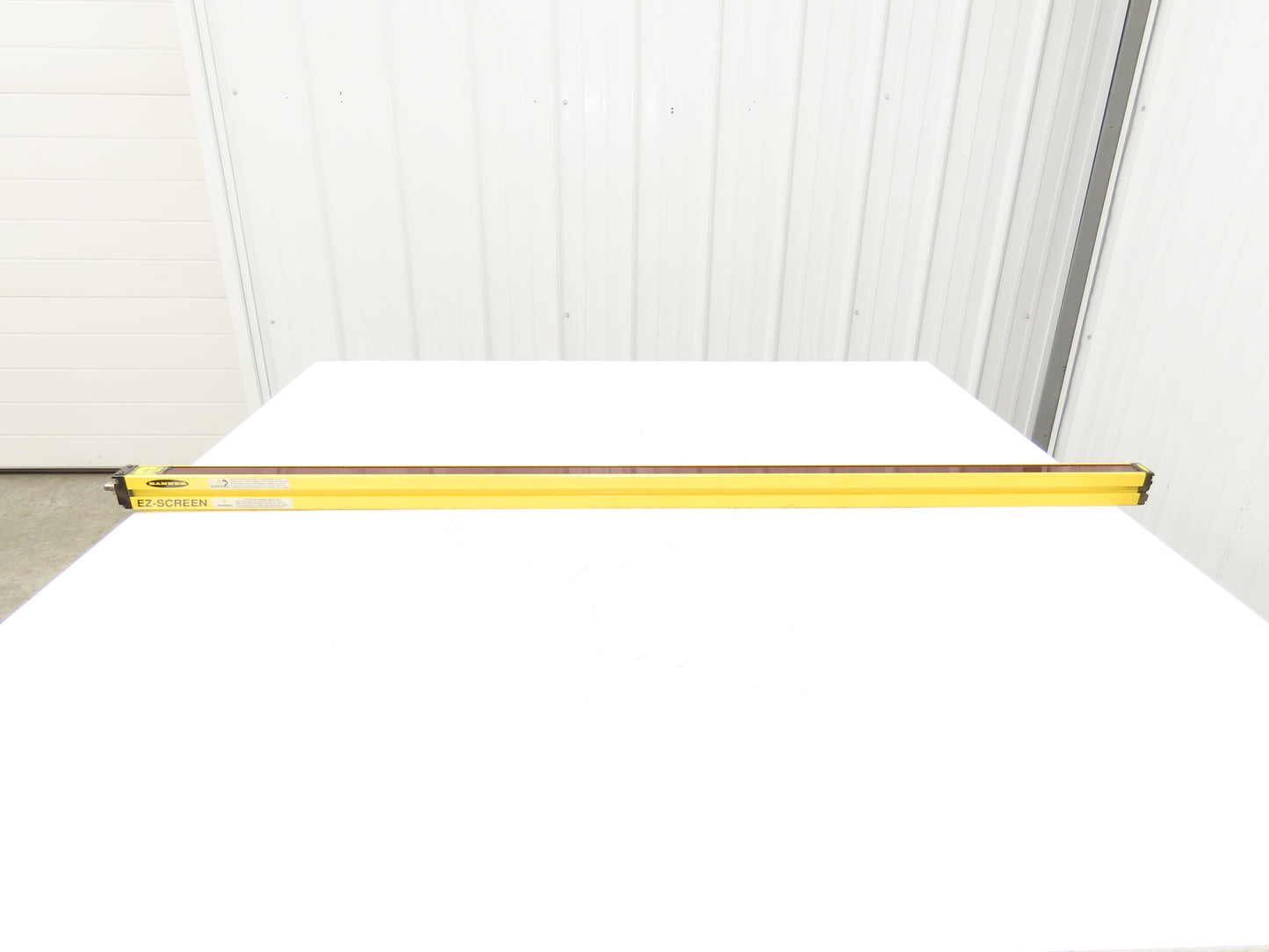 Banner SLSE30-1200Q8 EZ Screen Safety Light Curtain Emitter 1200mm 24VDC