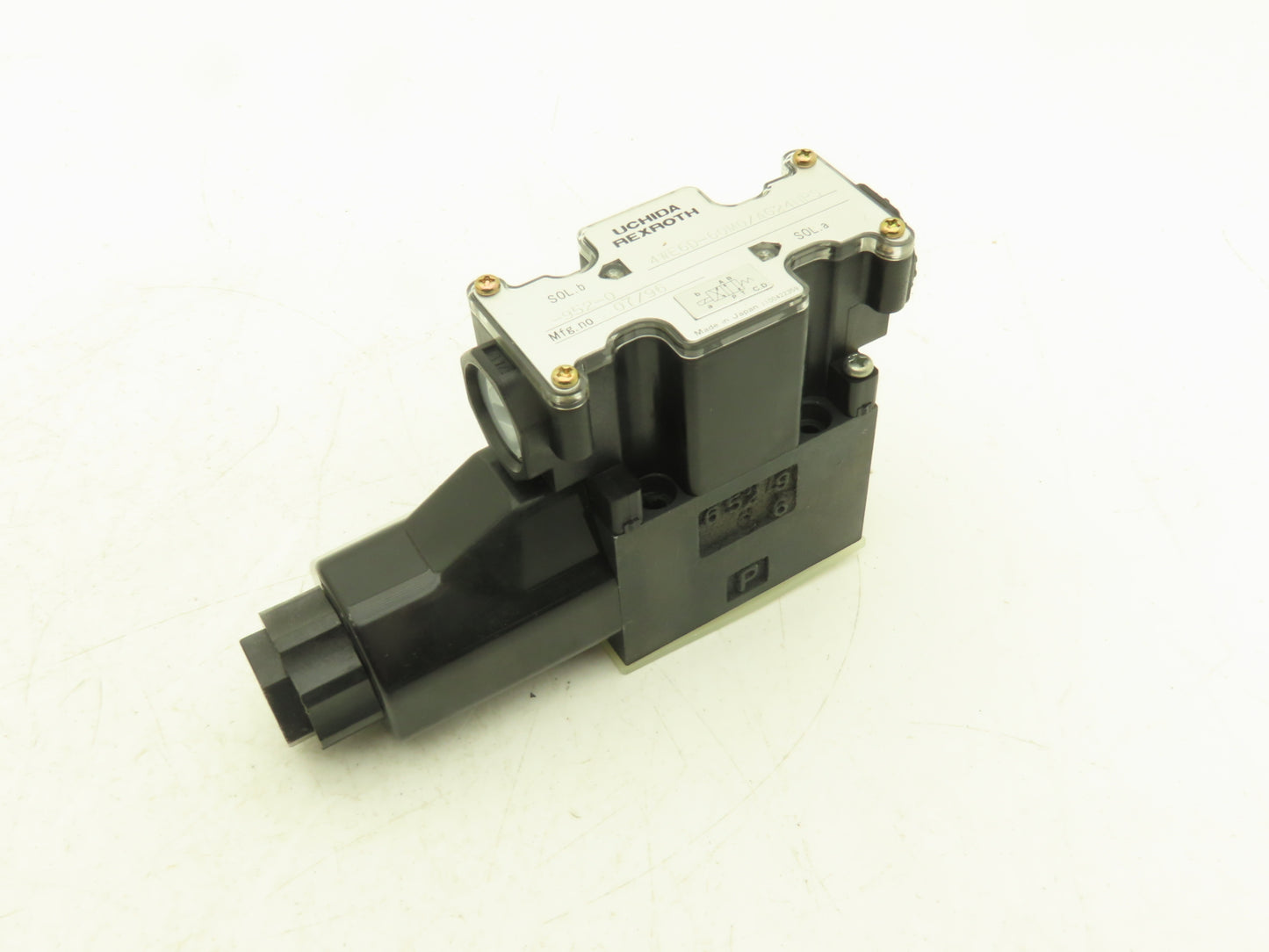 Uchida Rexroth 4WE6D-60M0/AG24NPS-952-0 Directional Solenoid Valve 24VDC