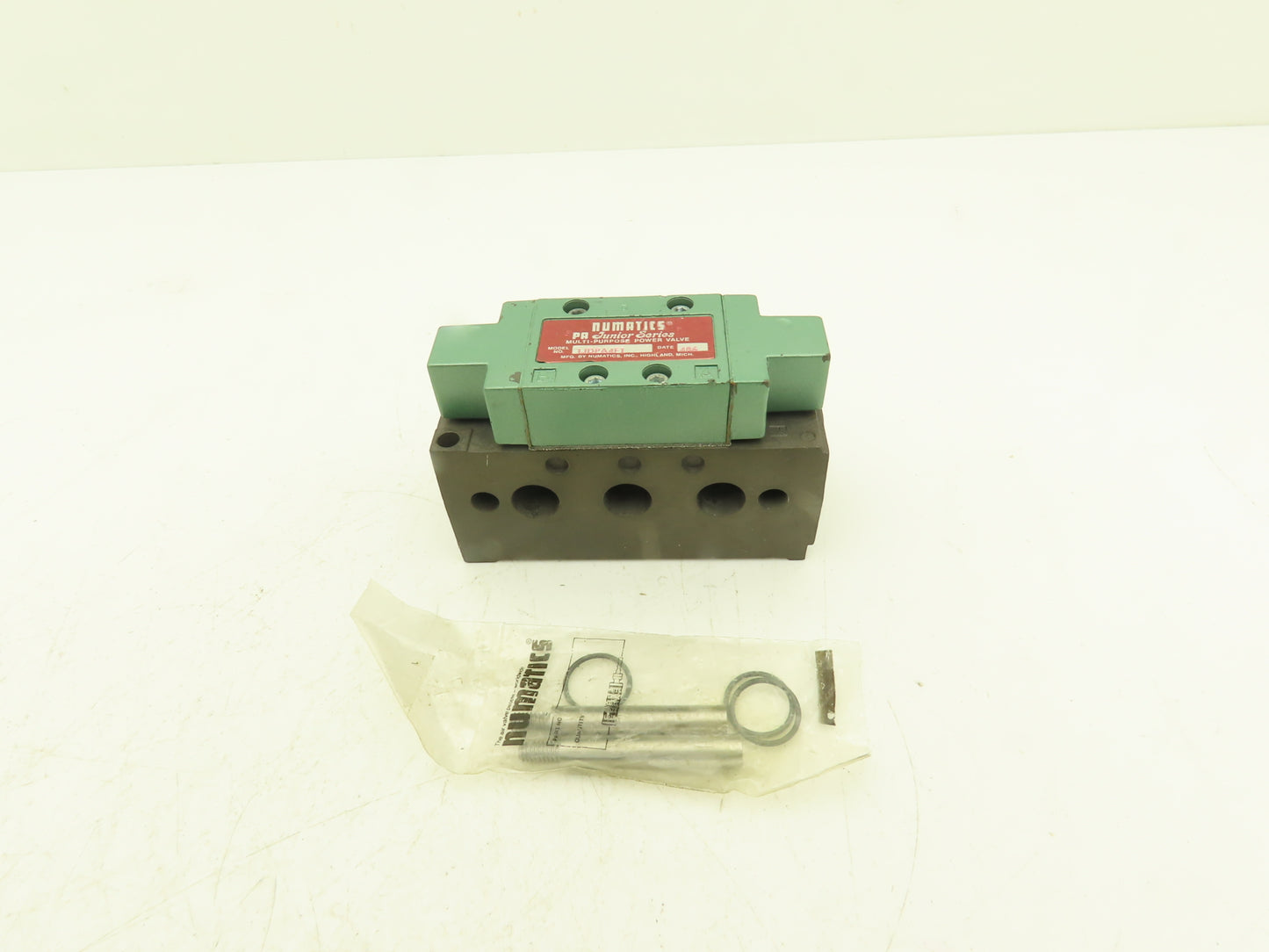 Numatics 1JDPA4F1 Pneumatic Air Power Valve w/Manifold PA Junior Series