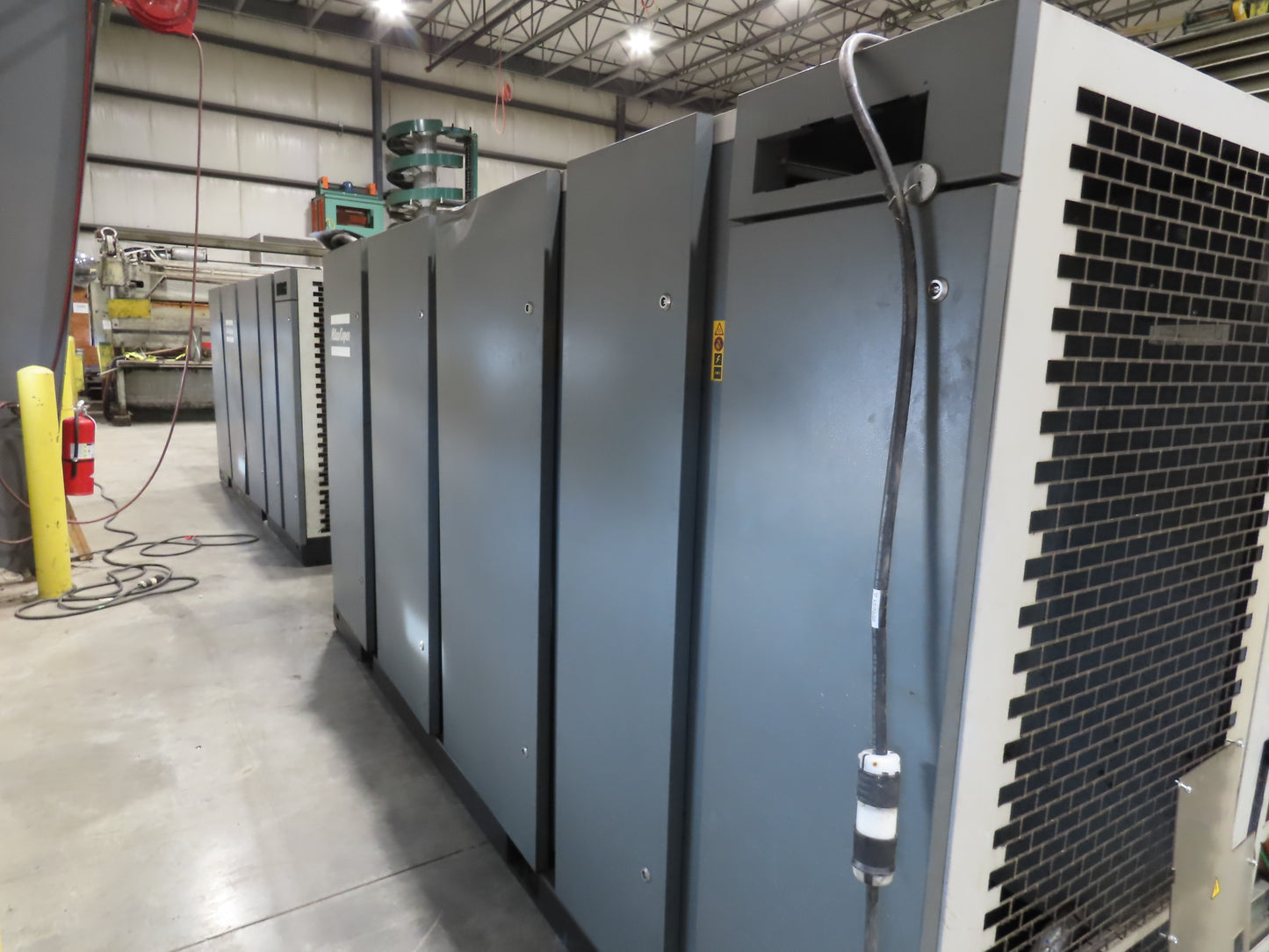 Atlas Copco GA160VSD-FF 215Hp Rotary Screw Air Compressor 1076CFM 460v Air Dryer