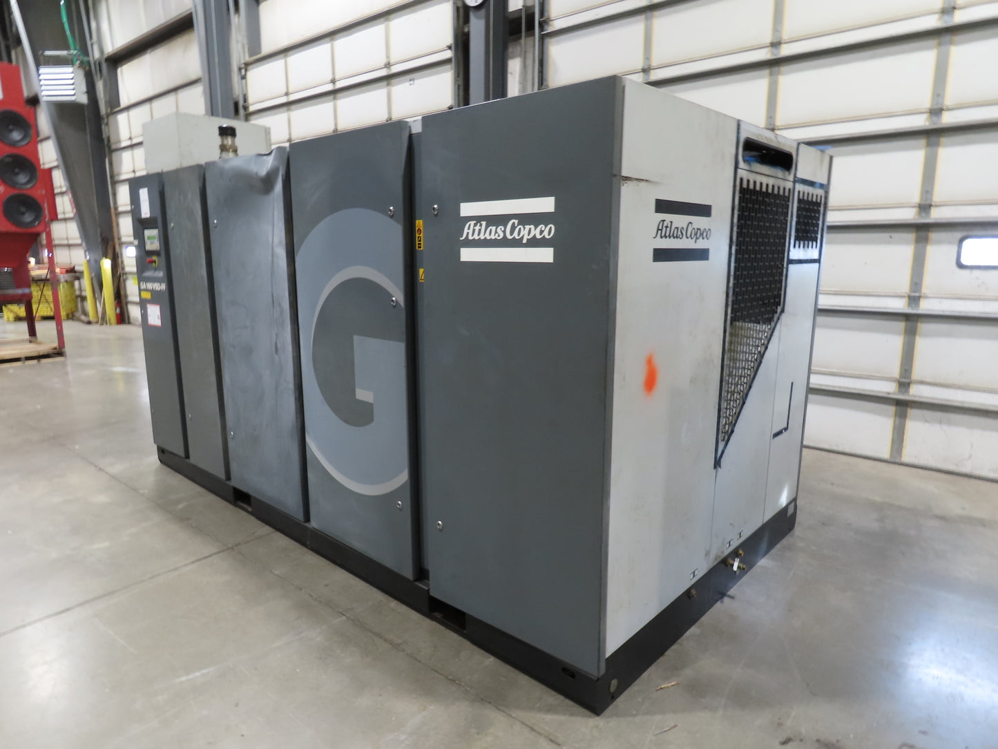 Atlas Copco GA160VSD-FF 215Hp Rotary Screw Air Compressor 1076CFM 460v Air Dryer