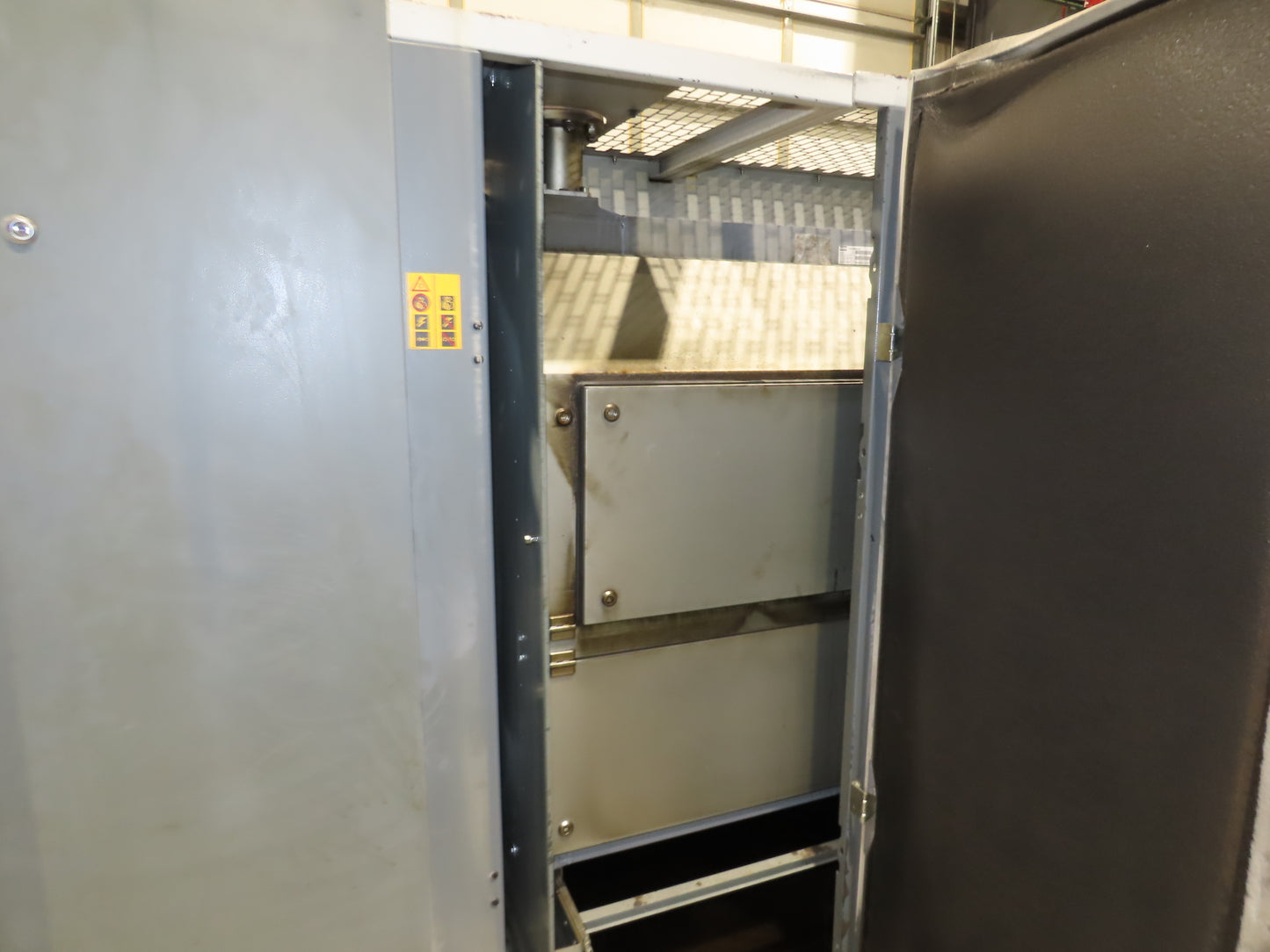 Atlas Copco GA160VSD-FF 215Hp Rotary Screw Air Compressor 1076CFM 460v Air Dryer