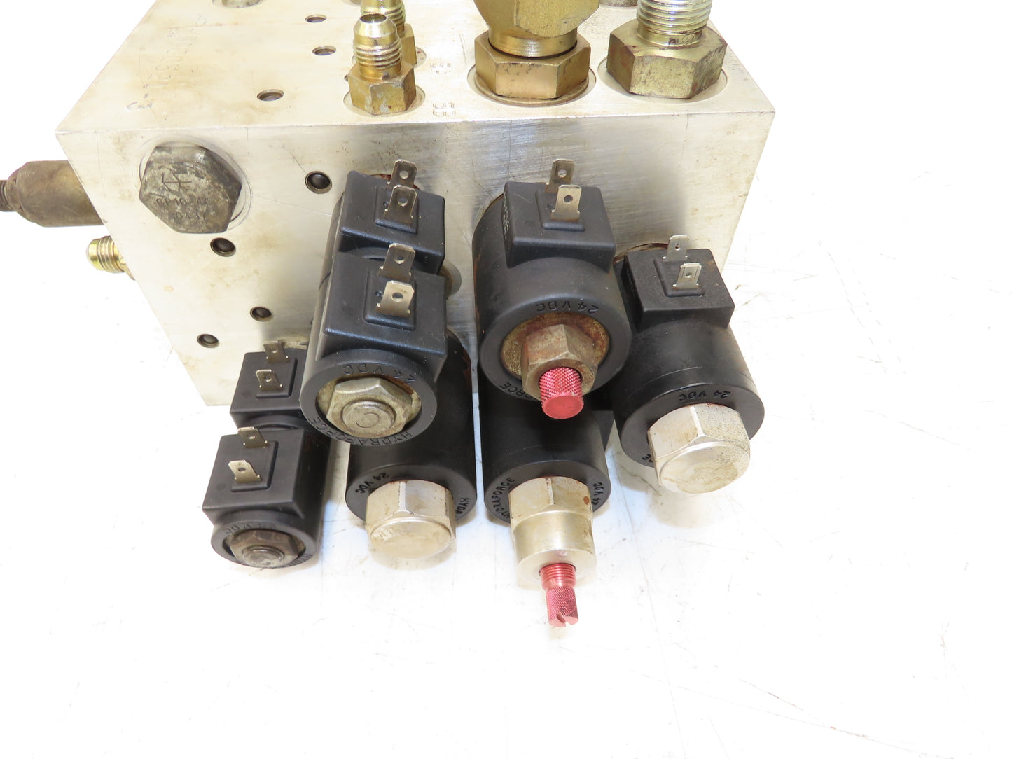 Yale HF000521-3 Stand On Forklift Hydraulic Manifold Block Off ESC030FAN36TE094