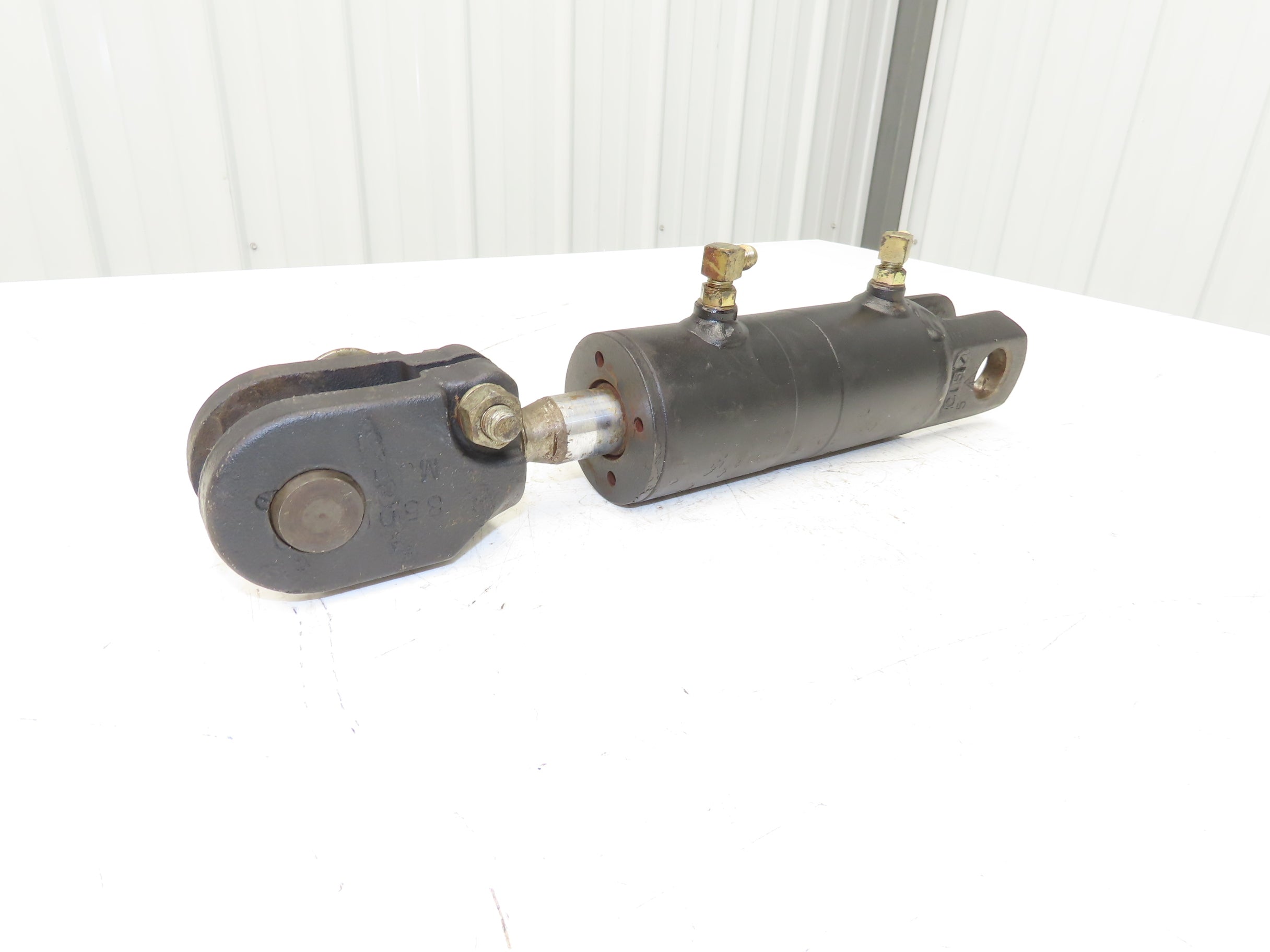 Yale 305517 Hydraulic Tilt Cylinder Off Stand On ESC030FAN36TE094 Fork ...