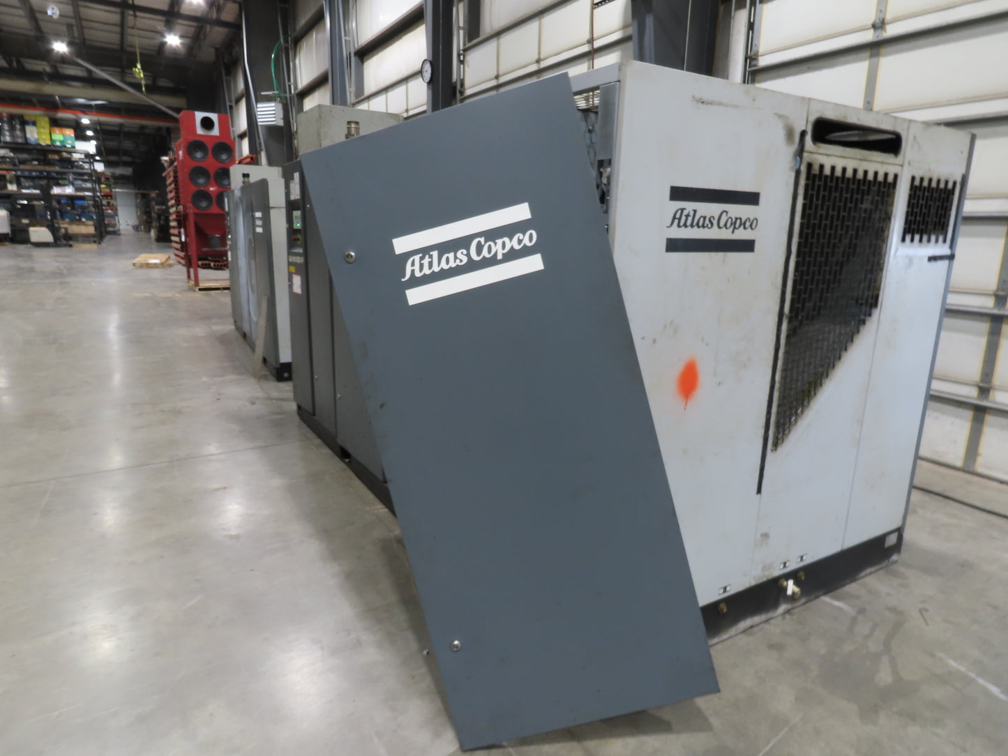 Atlas Copco GA160VSD-FF 215Hp Rotary Screw Air Compressor 1076CFM 460v Air Dryer