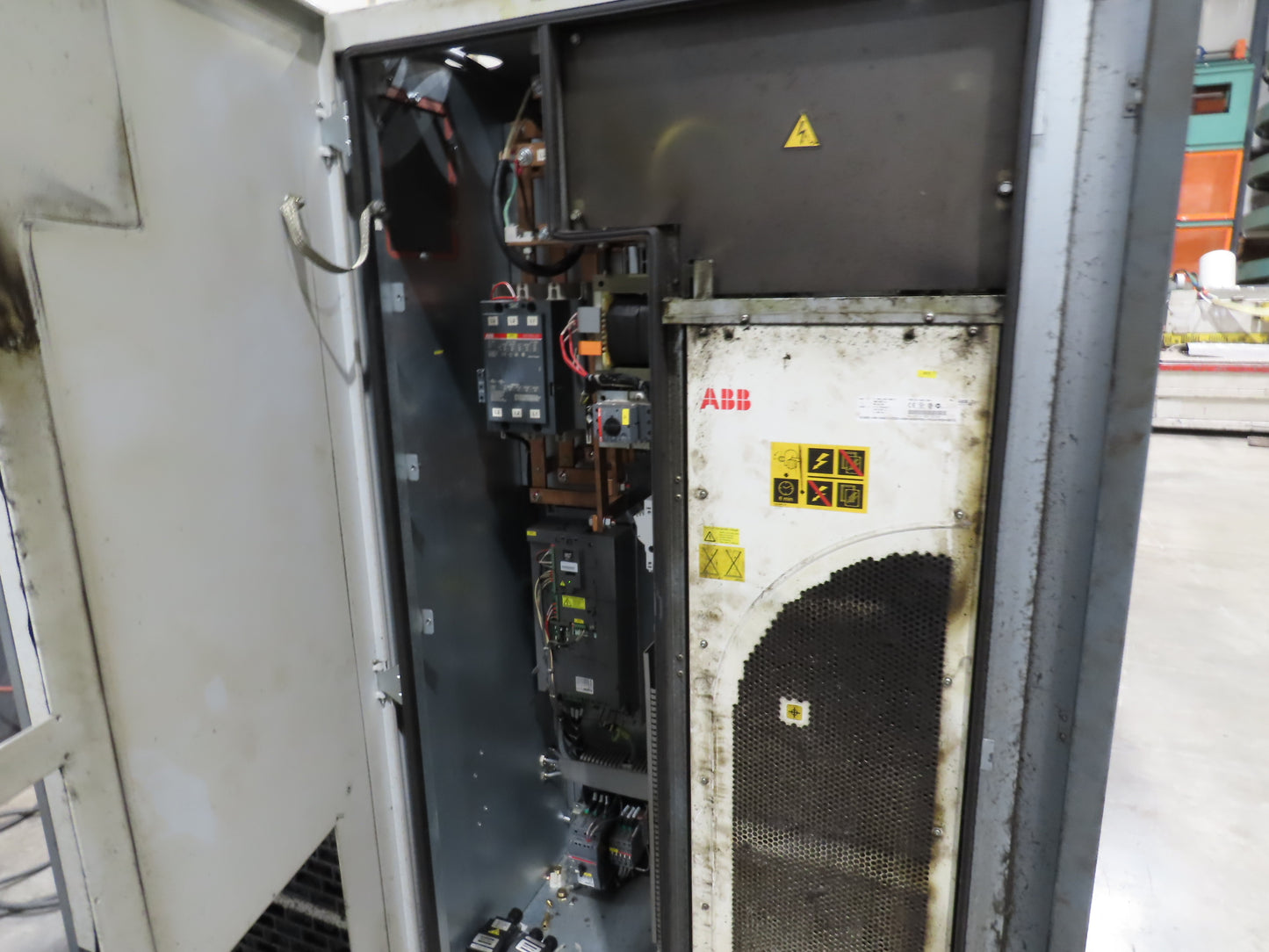 Atlas Copco GA160VSD-FF 215Hp Rotary Screw Air Compressor 1076CFM 460v Air Dryer