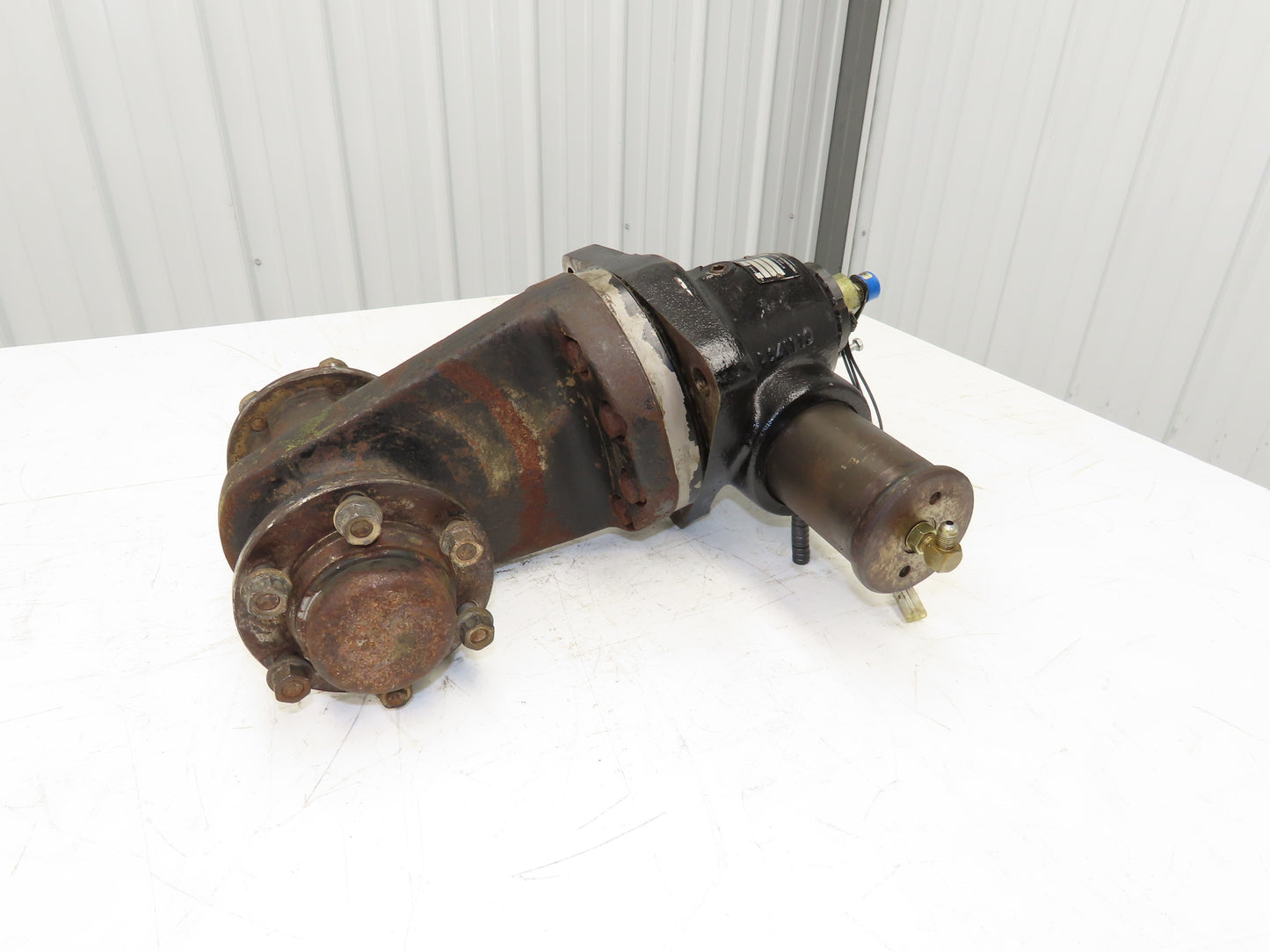 Yale 524148580 Dual-Wheel Rear Steer Axle Assembly Off ESC030FAN36TE094 Forklift