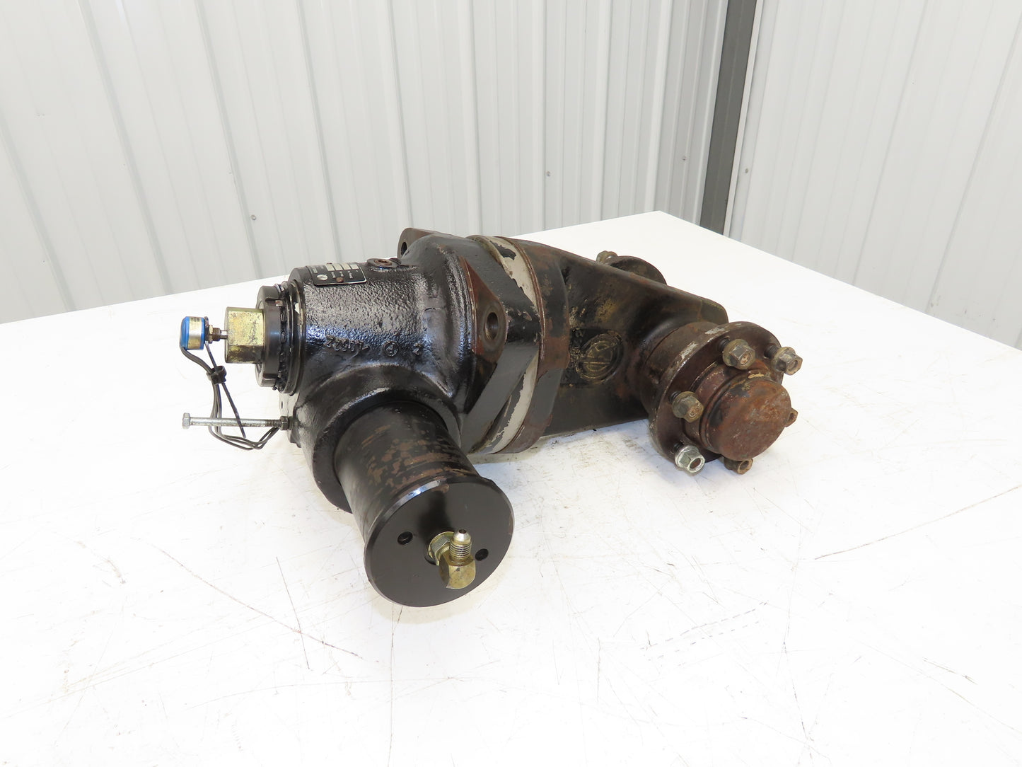 Yale 524148580 Dual-Wheel Rear Steer Axle Assembly Off ESC030FAN36TE094 Forklift