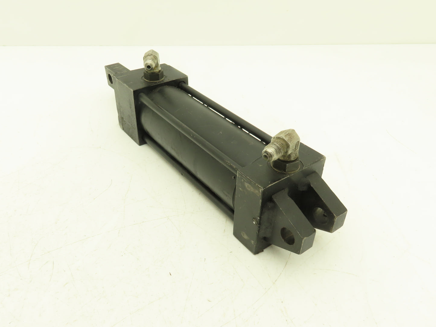 Parker BB3LLTS18A Hydraulic Cylinder 2"Bore 5"Stroke 1235psi Clevis Mount