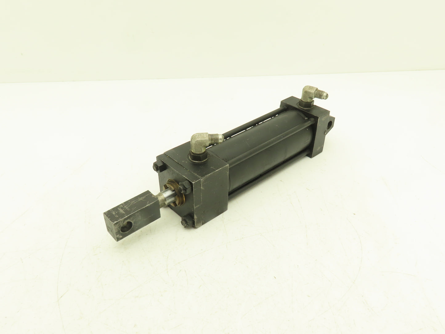 Parker BB3LLTS18A Hydraulic Cylinder 2"Bore 5"Stroke 1235psi Clevis Mount