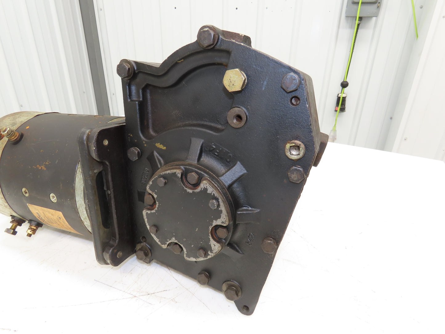 Yale 8507170 Forklift Left Front Drive Axle & Motor 5-Lug Off ESC030FAN36TE094