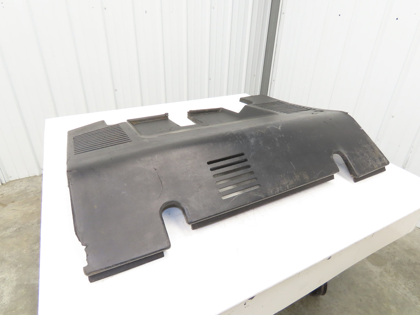 Yale Hood Plastic Cover Removed From ESC030FAN36TE094 Stand On Forklift