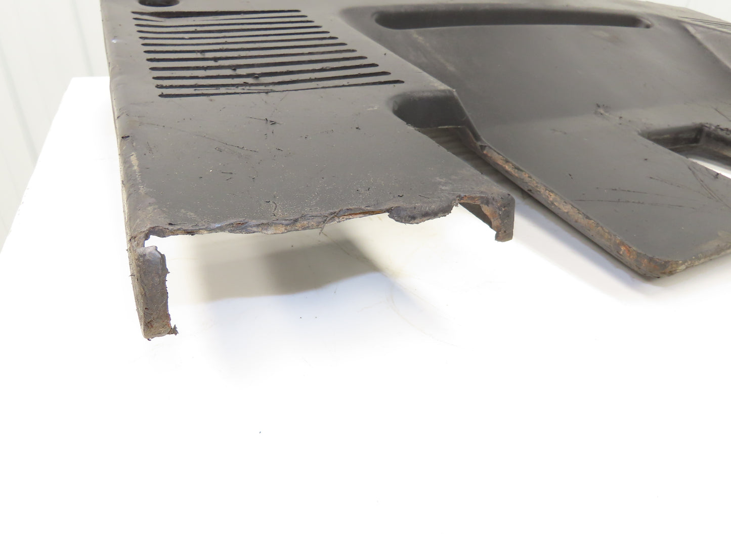 Yale Hood Plastic Cover Removed From ESC030FAN36TE094 Stand On Forklift