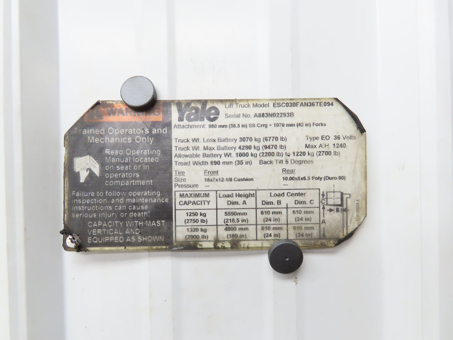 Yale Operator Center Rubber Foam Cover Set Off ESC030FAN36TE094 Forklift