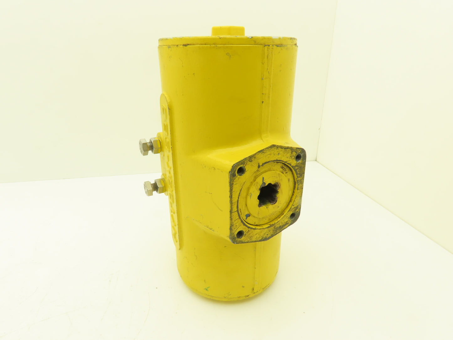 Hytork-680 Pneumatic Valve Actuator Double Acting Spring Return 120 PSI