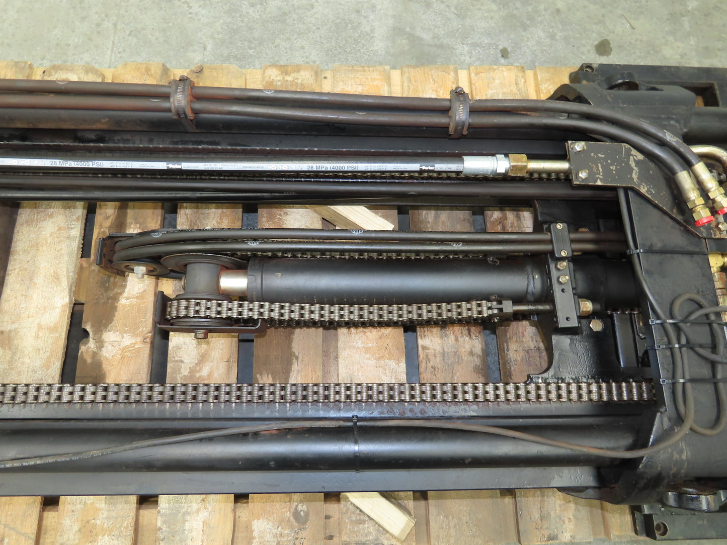 Yale Forklift Mast 218.5" 3-Stage Tilt Class 2 Electric 2900lbs ESC030FAN36TE094