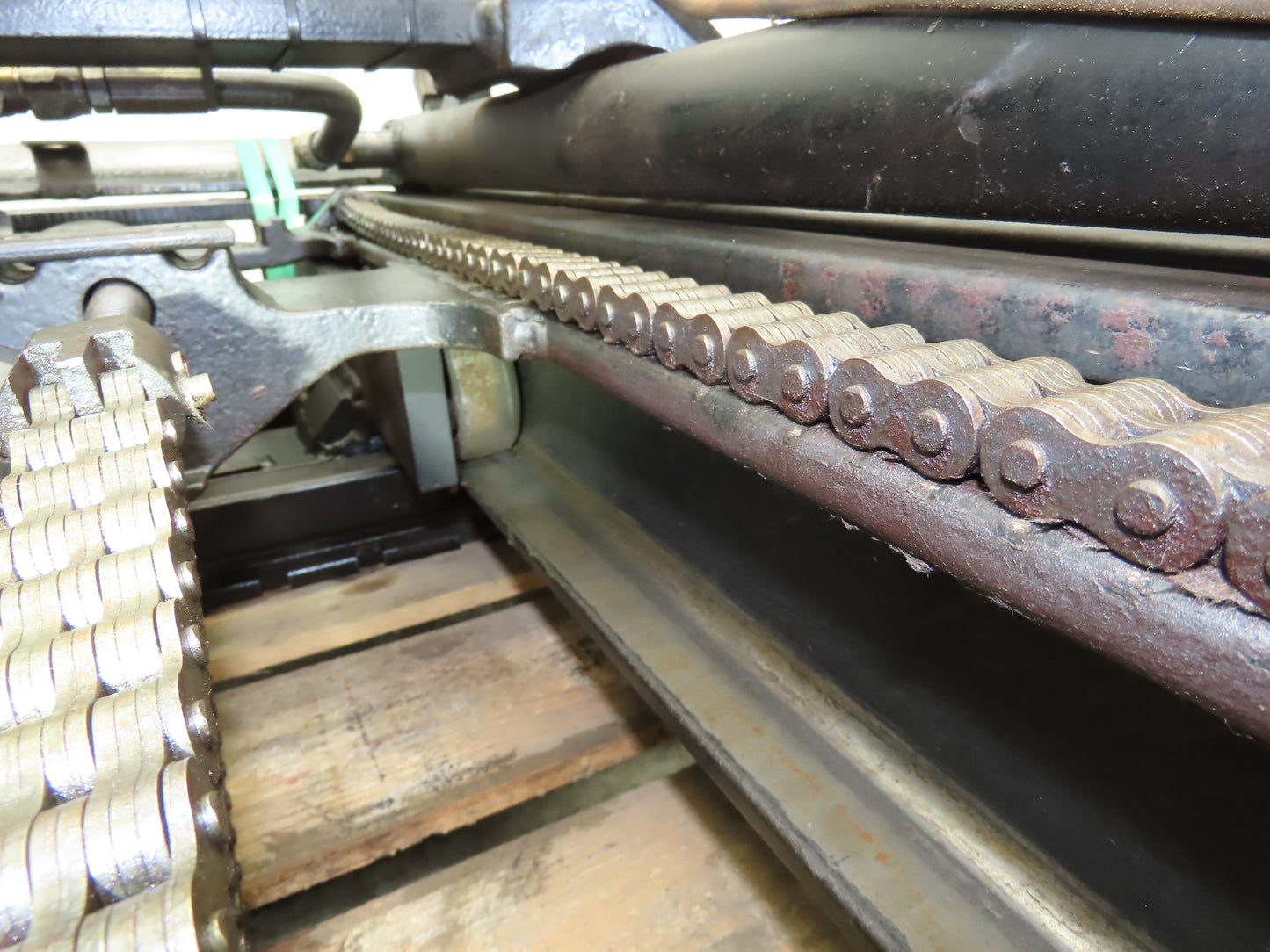 Yale Forklift Mast 218.5" 3-Stage Tilt Class 2 Electric 2900lbs ESC030FAN36TE094