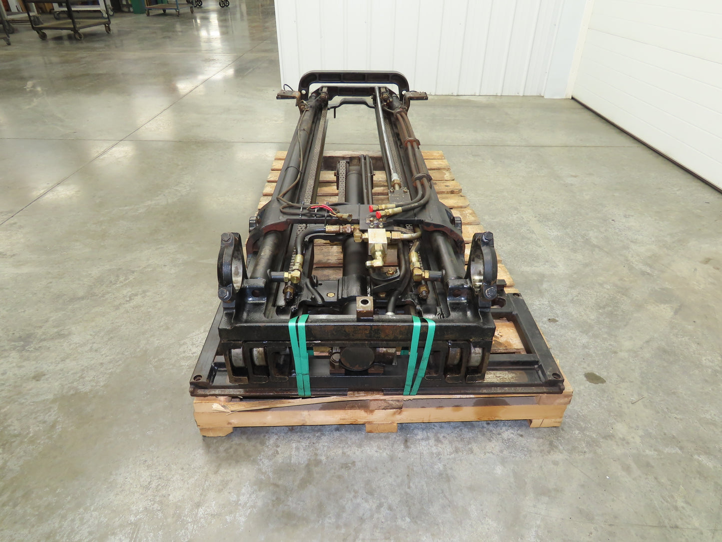 Yale Forklift Mast 218.5" 3-Stage Tilt Class 2 Electric 2900lbs ESC030FAN36TE094