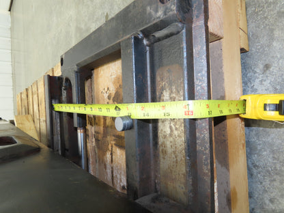 Yale Forklift Mast 218.5" 3-Stage Tilt Class 2 Electric 2900lbs ESC030FAN36TE094