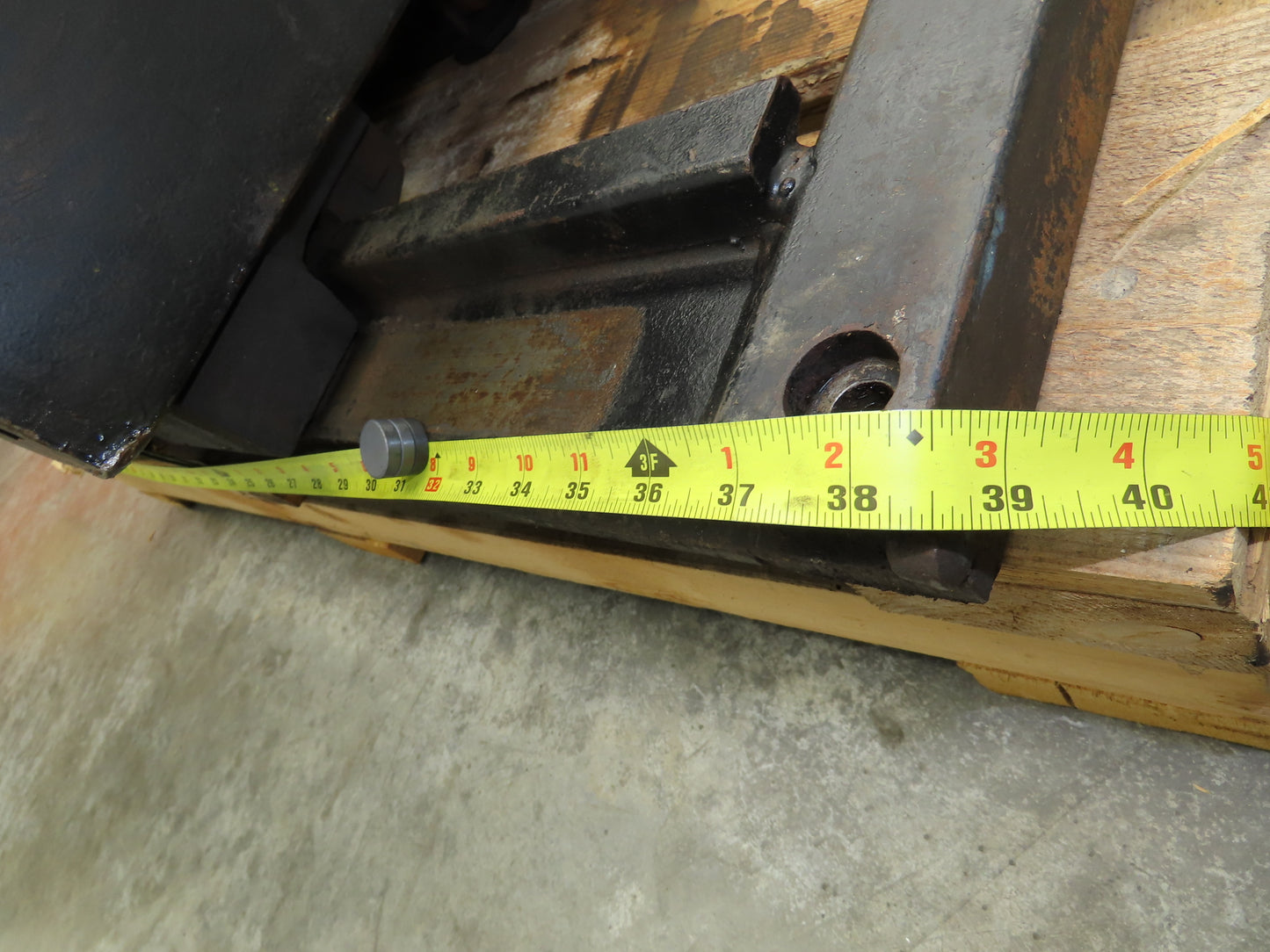 Yale Forklift Mast 218.5" 3-Stage Tilt Class 2 Electric 2900lbs ESC030FAN36TE094