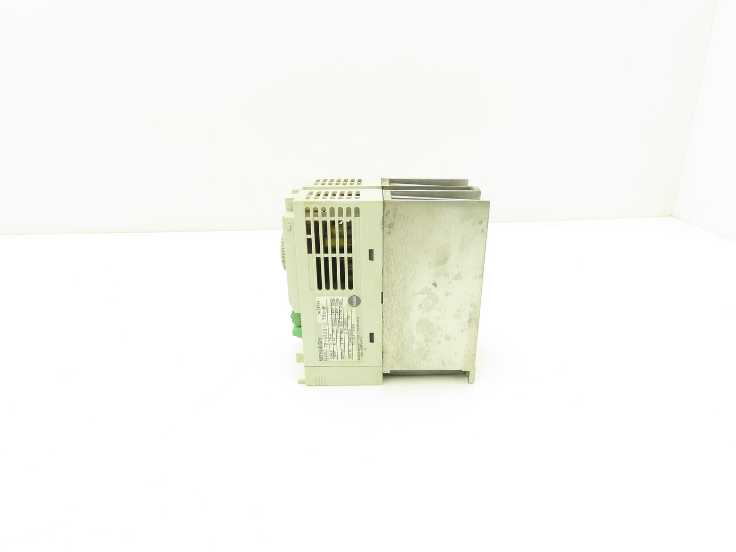 Mitsubishi FR-S520-0.75K-R Freqrol VFD Inverter AC Drive 0.75kW/1Hp 240V 3PH