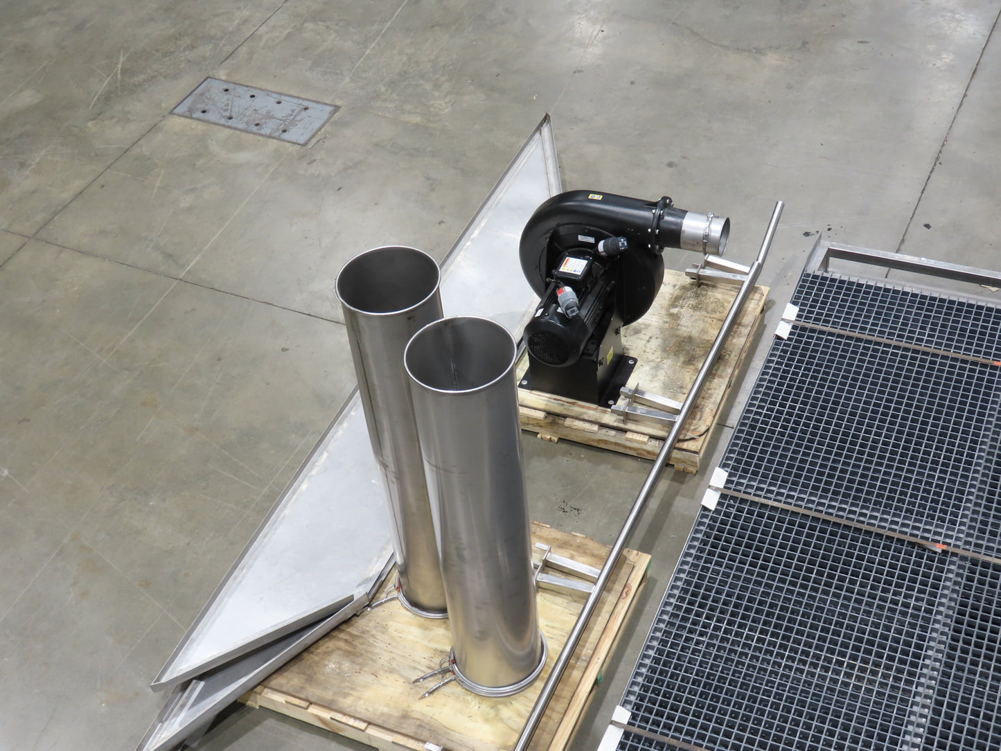 IDD Process Packaging Stainless Bulk Dryer System 52x120x96" ID 20kw Blowers x3