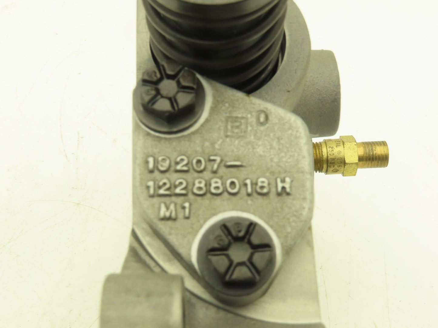 19207-ASSY-12321881 Directional Control Linear Valve Water Pump Military Surplus