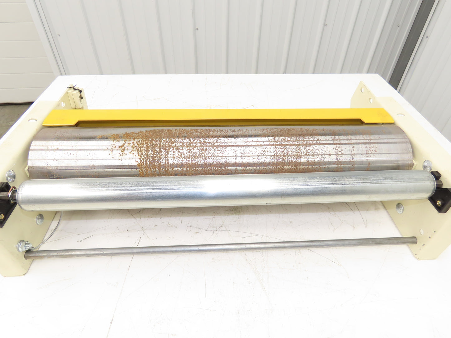 Hytrol 30" Tail Pulley Assembly for Belt-Over Roller Conveyor Beige 27"BF