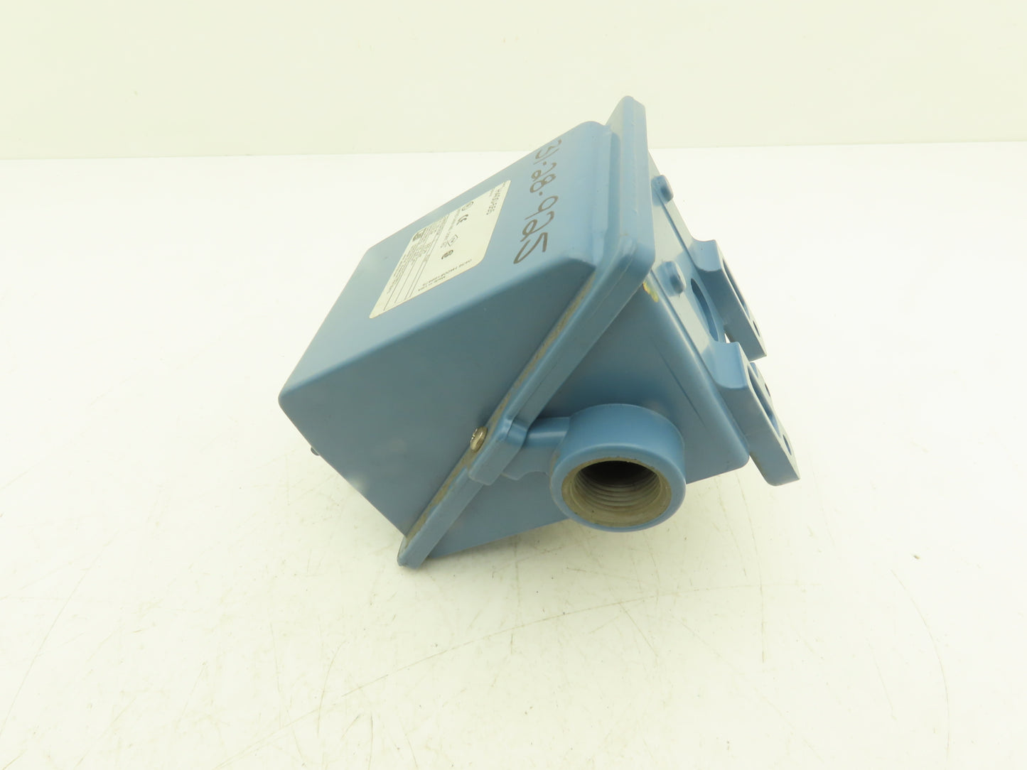 United Electric H400-555 Pressure Switch 0-100 PSI 480VAC 1/4"NPT