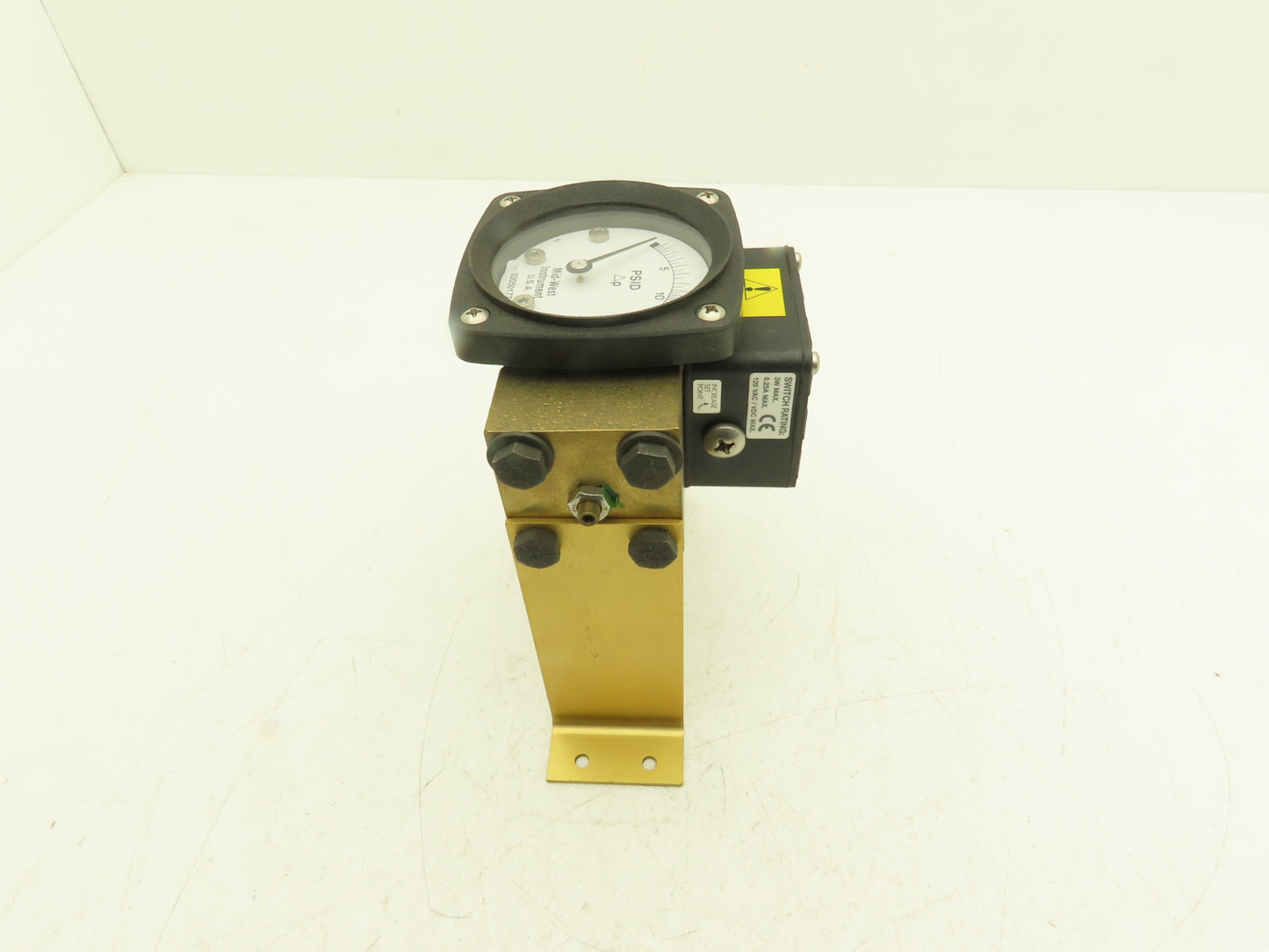 Midwest Instrument 141BA-00-W Diaphragm Type Differential Pressure Gauge Brass