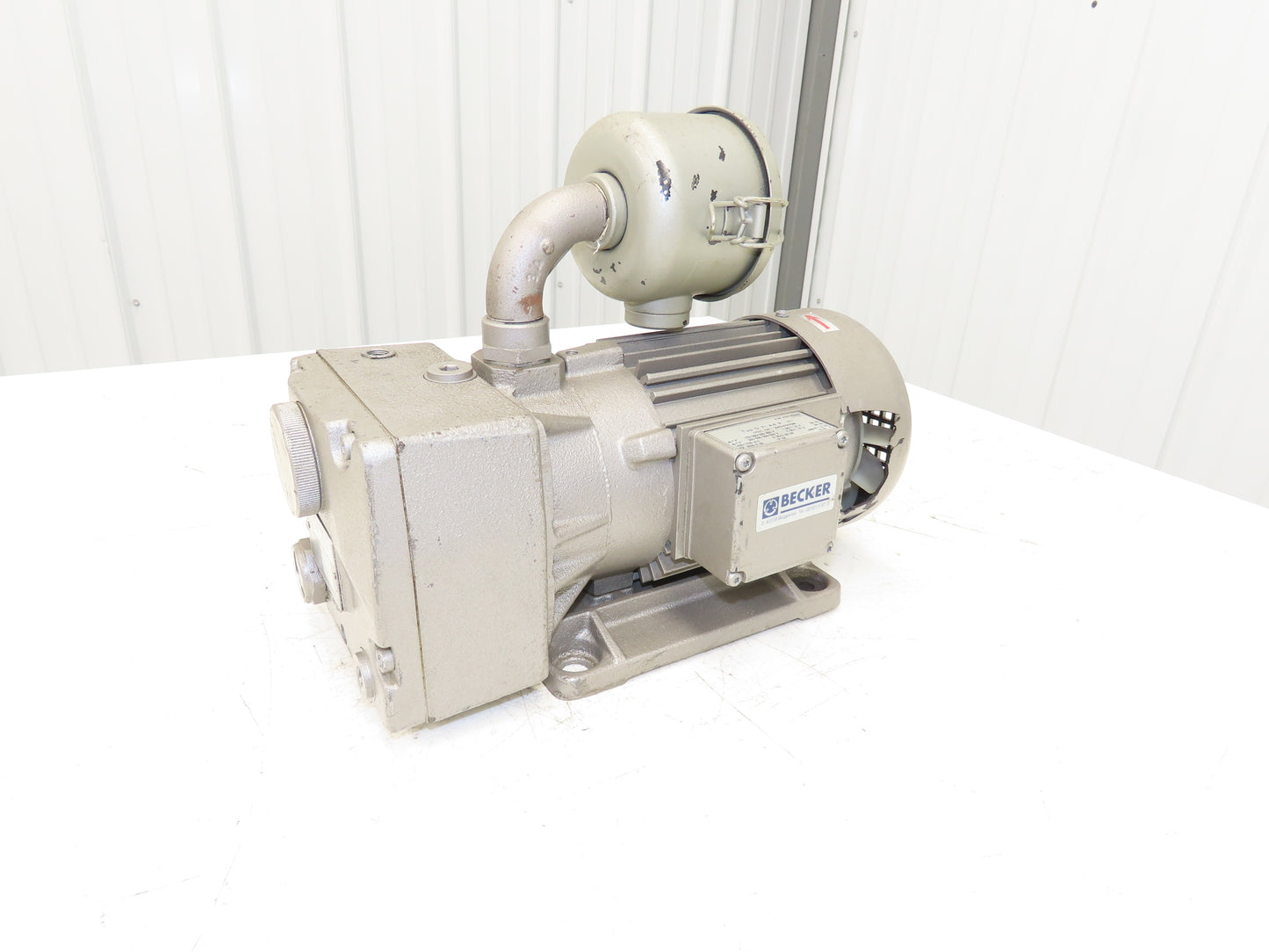 Becker U3.6S D71A4P Rotary Vane Vacuum Pump 4.4CFM 7.2m³/h .3kw 200-520V 3PH