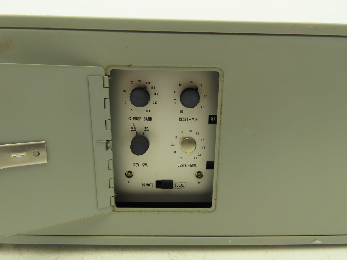 Foxboro 62H-4E-0J M/62H Controller 118VAC 50/60Hz 4-20mA Output