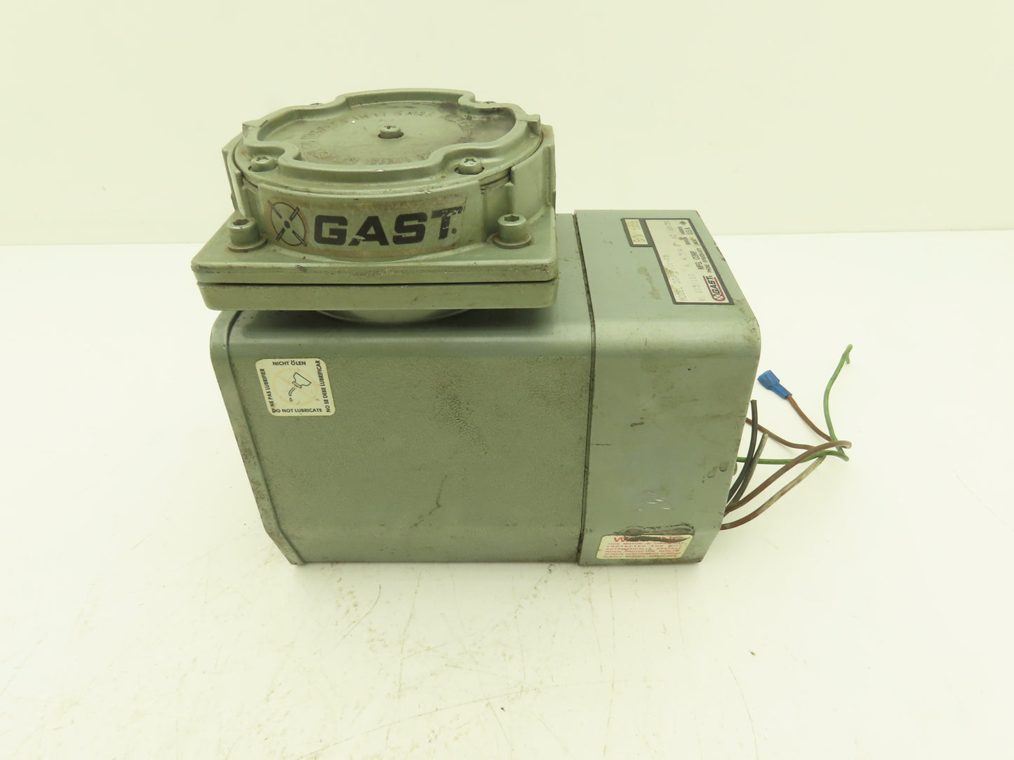 Gast DOA-P101-FB Oilless Compressor Vacuum Pump 1/4"npt 115V