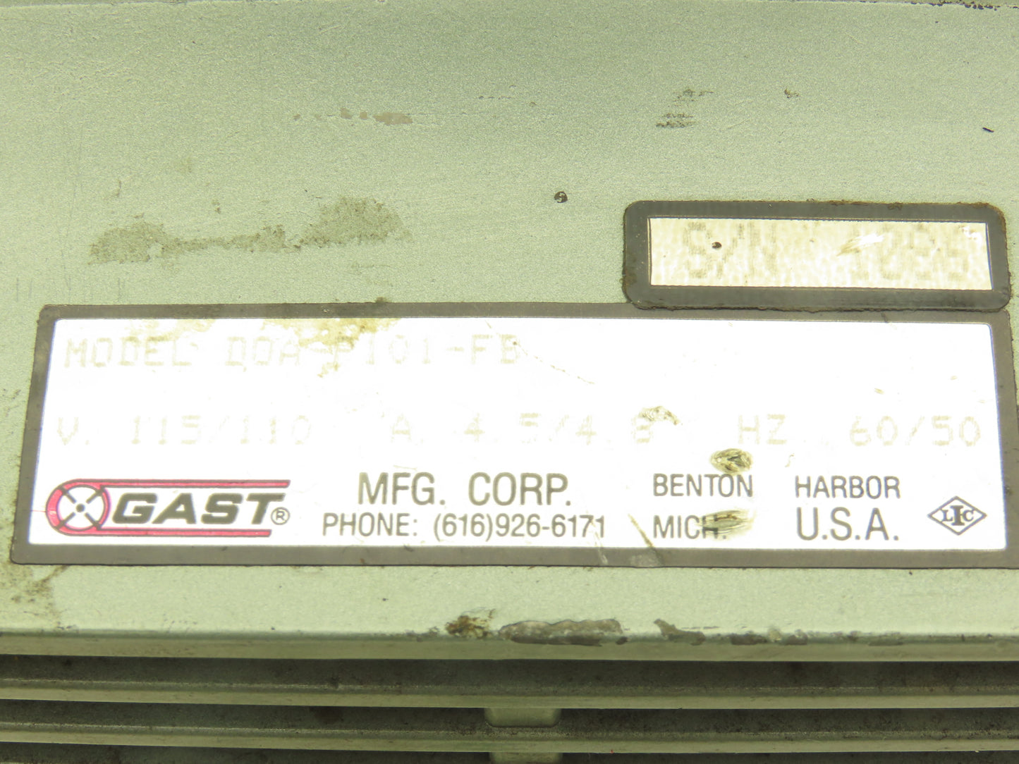 Gast DOA-P101-FB Oilless Compressor Vacuum Pump 1/4"npt 115V