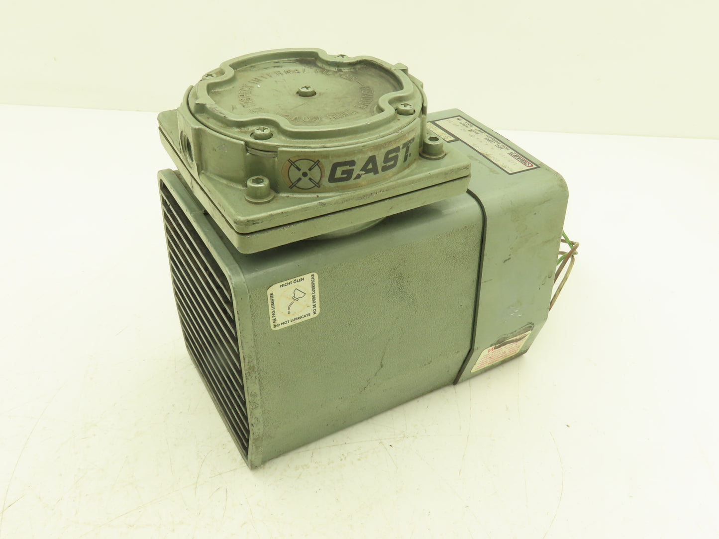 Gast DOA-P101-FB Oilless Compressor Vacuum Pump 1/4"npt 115V