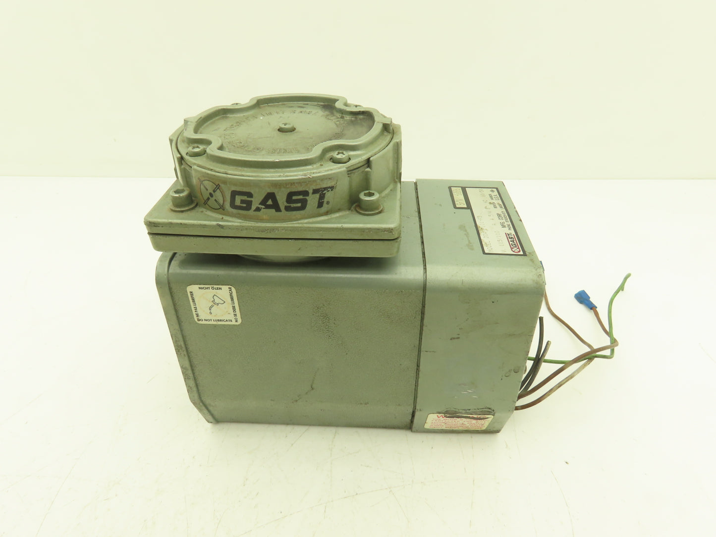 Gast DOA-P101-FB Oilless Compressor Vacuum Pump 1/4"npt 115V