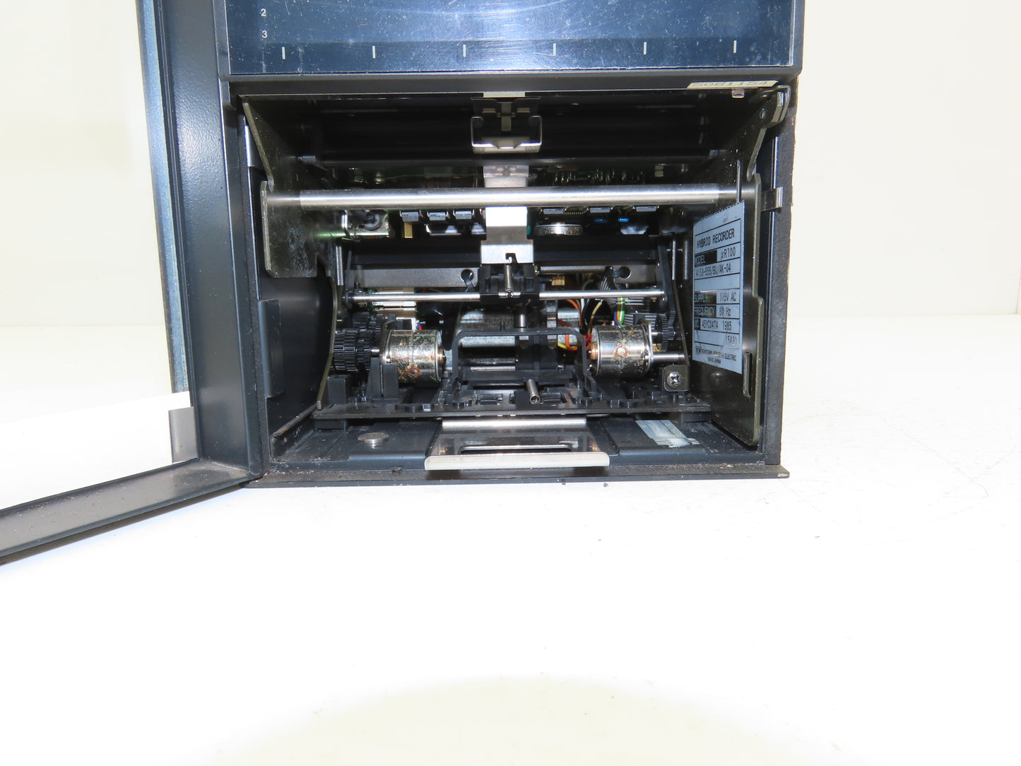 Yokogawa 4153-555/BU/AK-04 Hybrid Chart Recorder 115V AC 60 Hz UR100