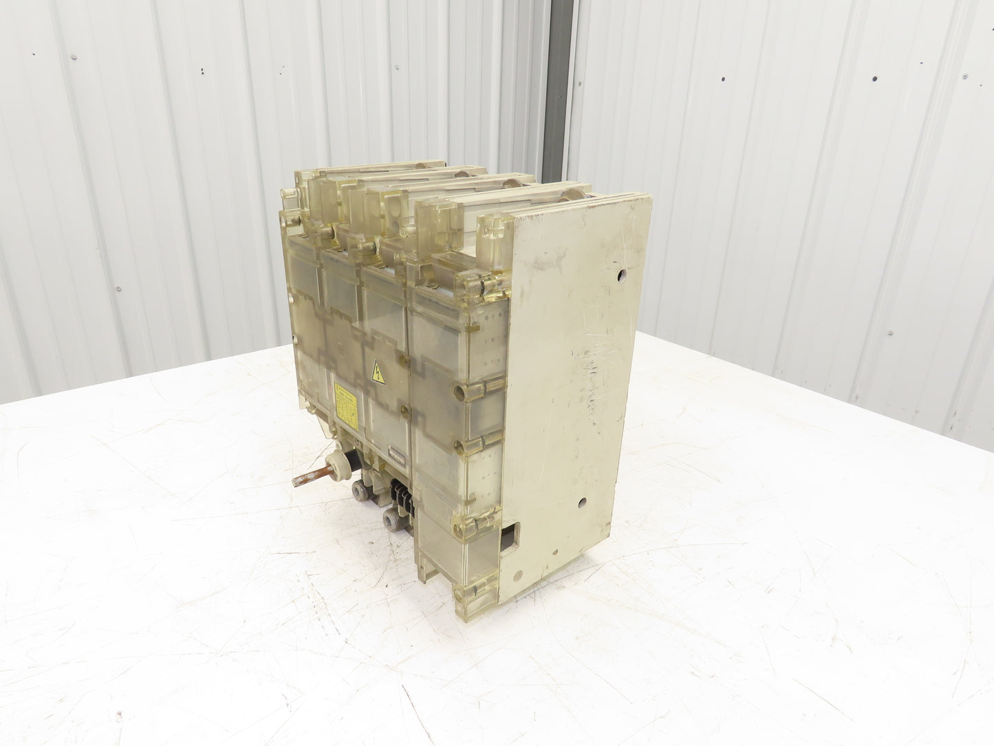 Klockner Moeller NZM 114-400 4 Pole Molded Case Circuit Breaker 400A 600V