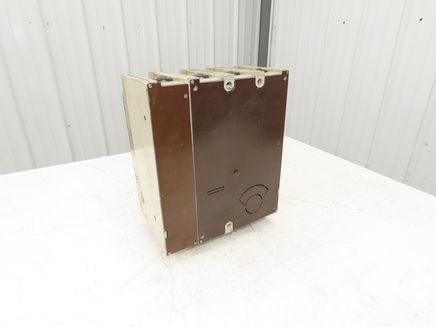 Klockner Moeller NZM 114-400 4 Pole Molded Case Circuit Breaker 400A 600V